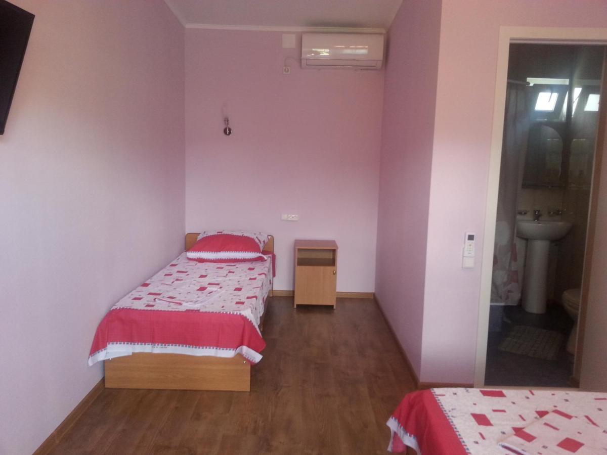 Guest House Yuzhnaya Palmira Pizunda Ngoại thất bức ảnh