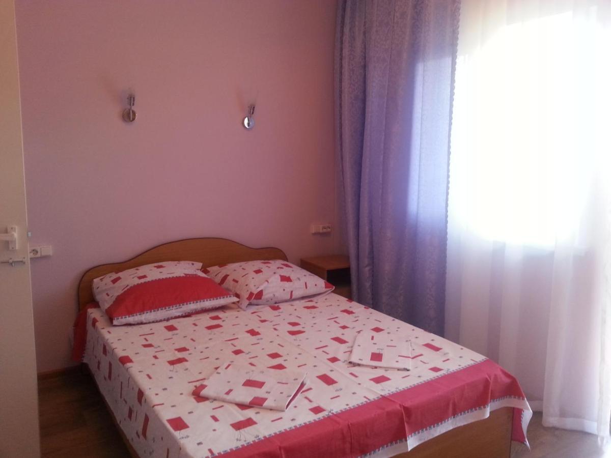 Guest House Yuzhnaya Palmira Pizunda Ngoại thất bức ảnh