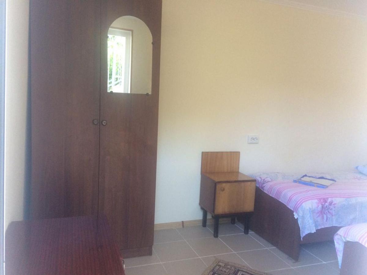 Guest House Yuzhnaya Palmira Pizunda Ngoại thất bức ảnh